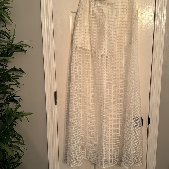 Hera Collection white shorts with train NWT L - Picture 5 of 11